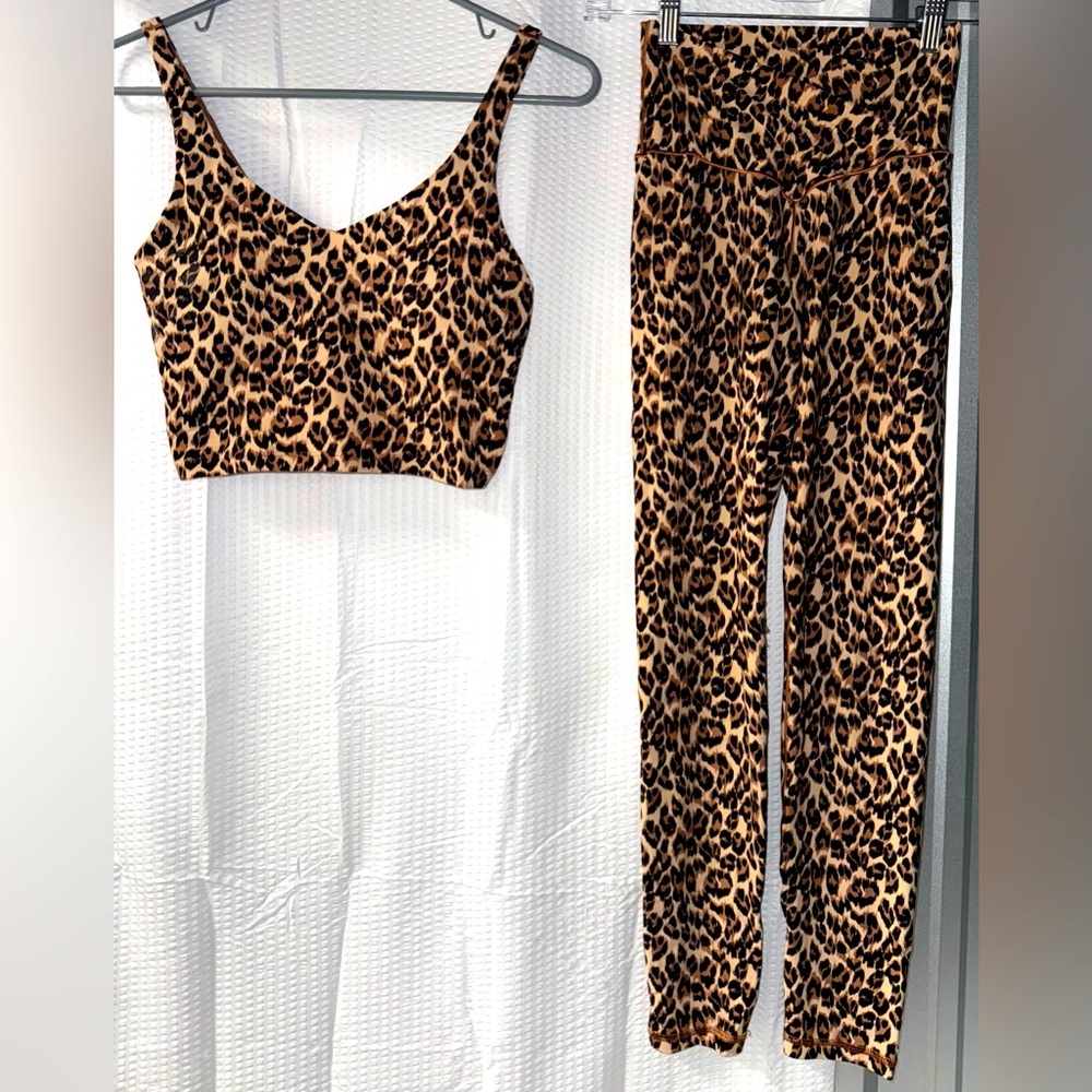 OFFLINE By Aerie Real Me Leggings with matching top ( DIFFERENT SIZES )